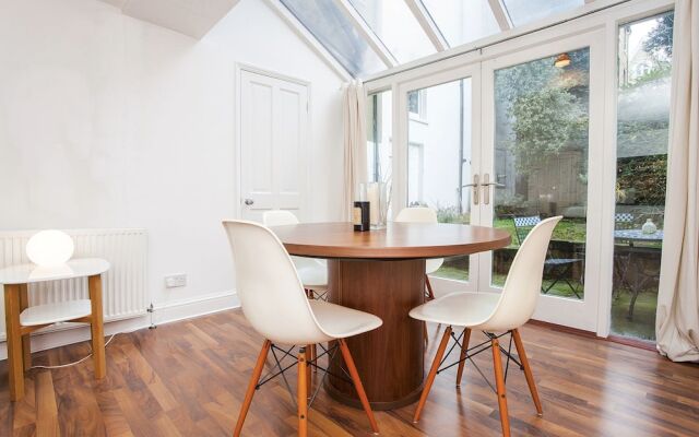 Modern 2 Bed Garden Flat, St Johns Wood