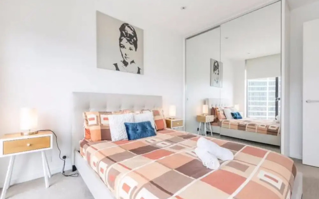 Prima Pearl Luxury 2-Bedroom Apartment