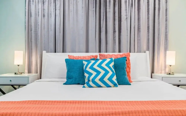 Oceanside Luxury The Cove Palm Beach 2BR 2 5BA
