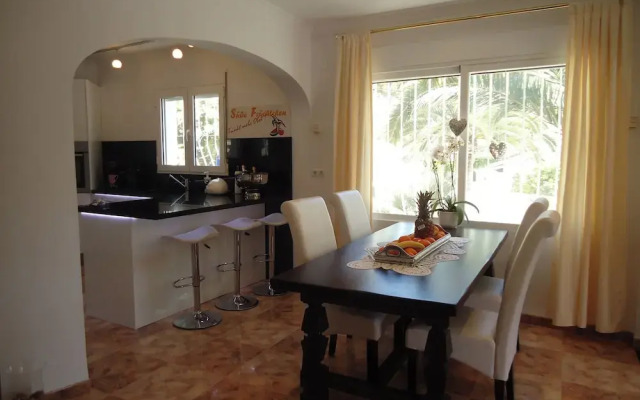 Luxury 5 Bed Mountain Views Heated Pool Games Room