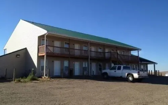 Tumbleweed Inn & Suites