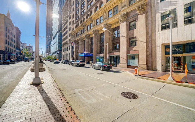 FRONTDESK Lofts at 629 Euclid Downtown Cleveland