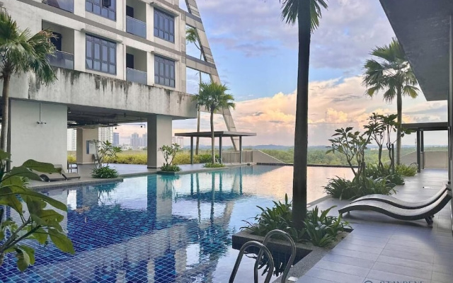 Meridin Medini SOVO by Stayrene – Pool – Iskandar Puteri
