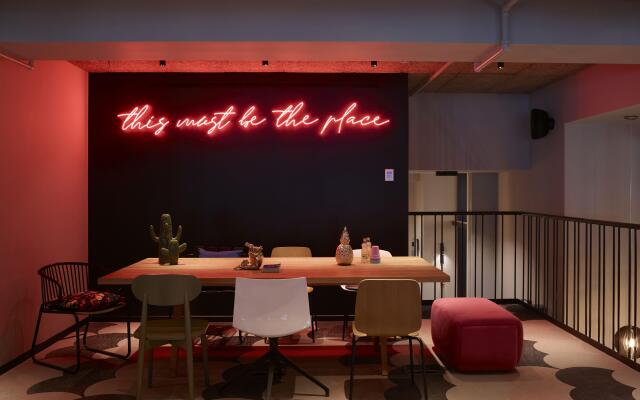 Moxy Athens City