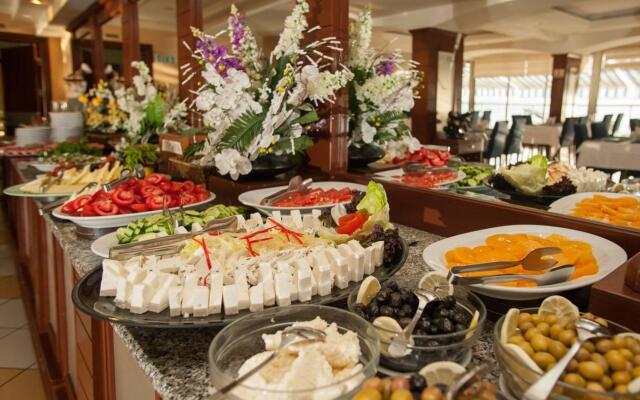 Numa Port Hotel