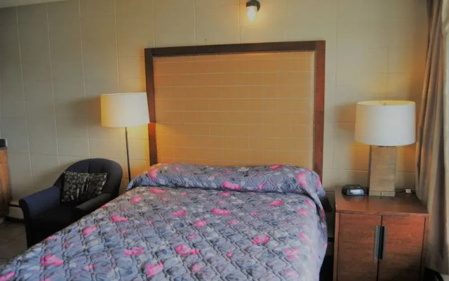 Derrick Motel