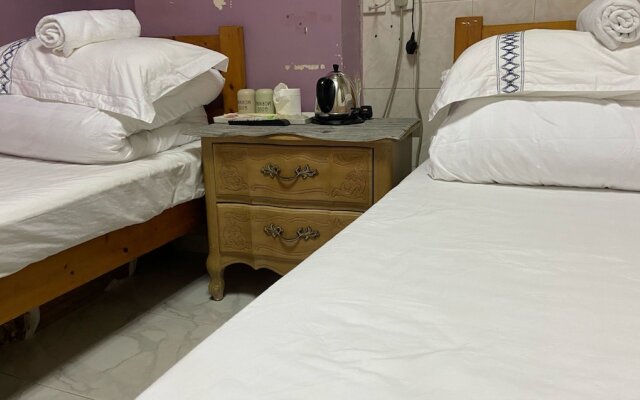 Famous Guesthouse