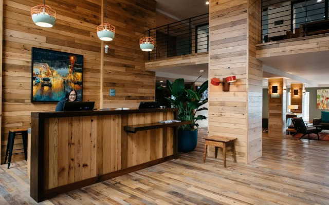 Park City Peaks Hotel