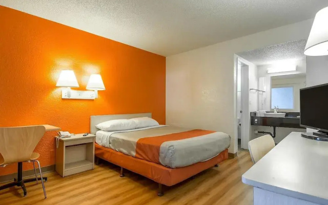 Motel 6 Los Angeles - Norwalk