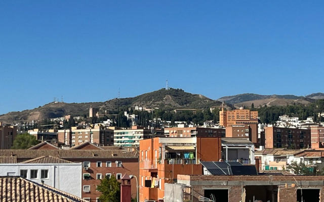 Bonito apartamento en Granada (zona palacio congresos y metro)
