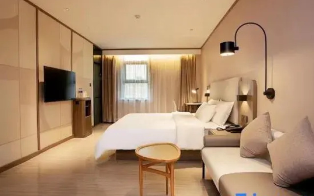 HanTing Hotel (Zhengzhou Zhongyuan Aquatic Products Logistics Port)