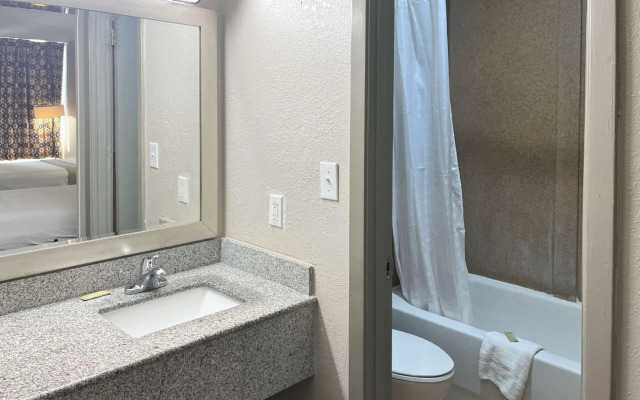 Motel 6 Raleigh, NC – Downtown South