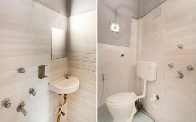 OYO 70033 Arv Hotels