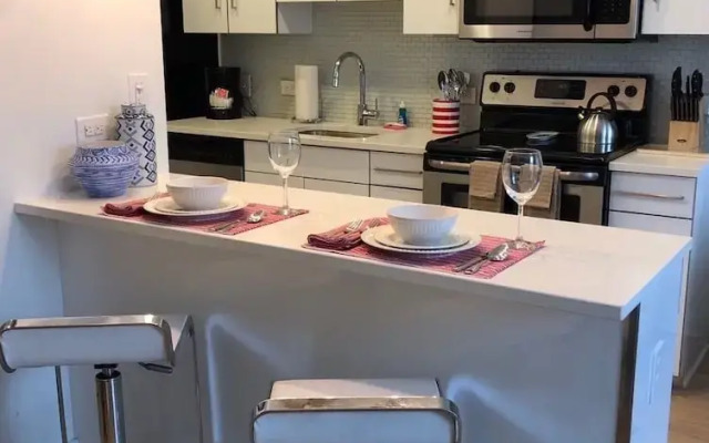 Cook City Suites - 1616 Walnut Street