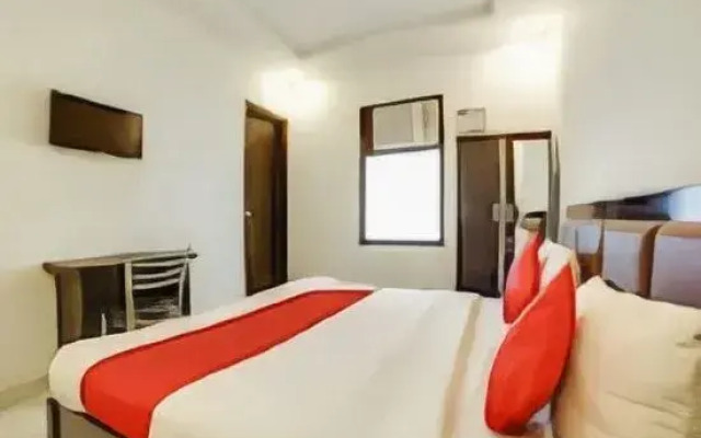 The Cozy Inn by OYO Rooms