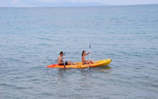 Kavos Psarou Studios and Apartments