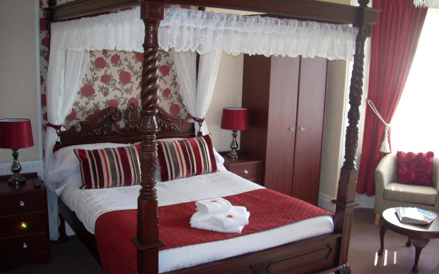 The Fossil Tree Hotel