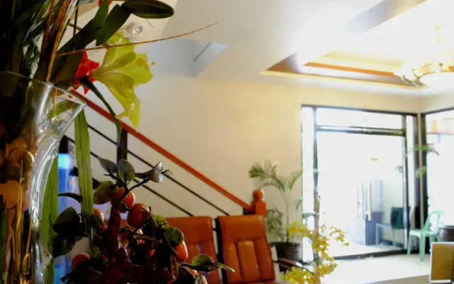 OYO 415 Florotel Gensan