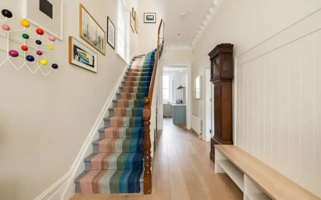 Elegant Primrose Hill Townhouse With Garden