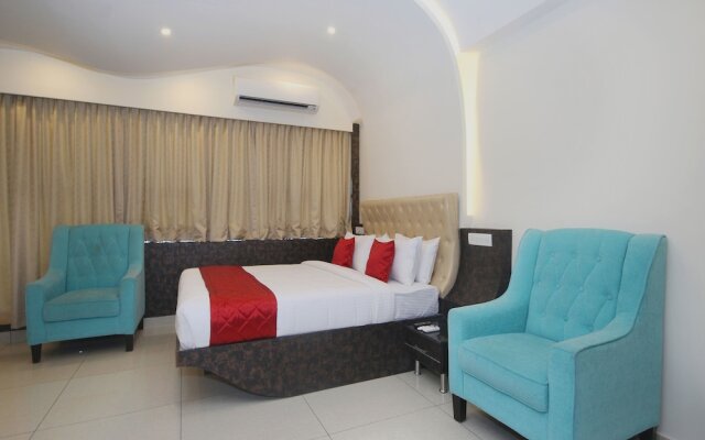 Golden Amulya Rest Wings