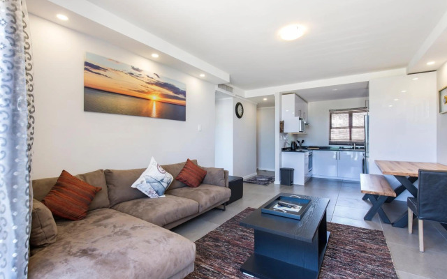 uSHAKA WATERFRONT - OUTSTANDING OPEN OUTLOOKS