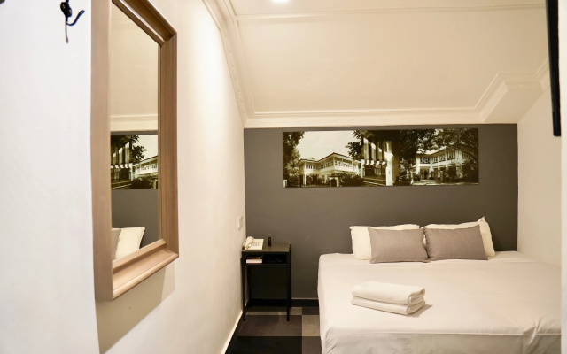 Check-Inn at Little India – Guest Rooms – Singapore