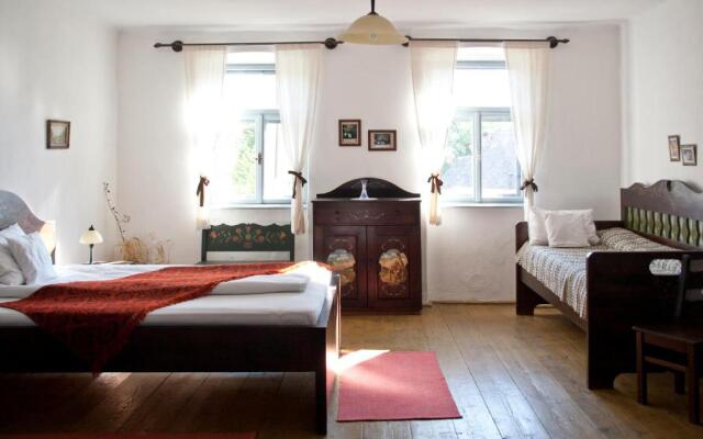 Casa cu zorele, Crit 189