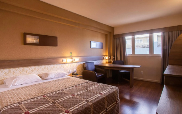 Hotel 10 Palmas