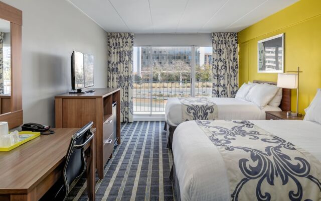 Americana Hotel