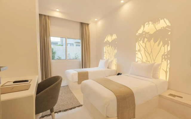 Tanoak Hotel