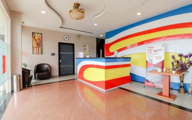 Blitz Hotel Batam Near Sultan Mahmud Ri'ayat Shah Mosque