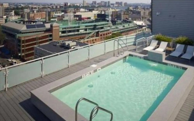 Global Luxury Suites at Kenmore Square