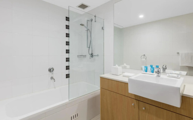 Meriton Suites Waterloo