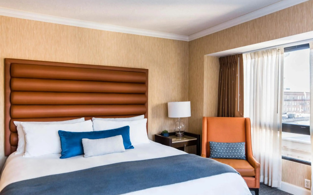 Dossier Hotel