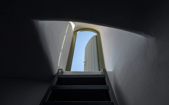 VILLA DI CAPO - Santorini Old Winery Luxury Villas