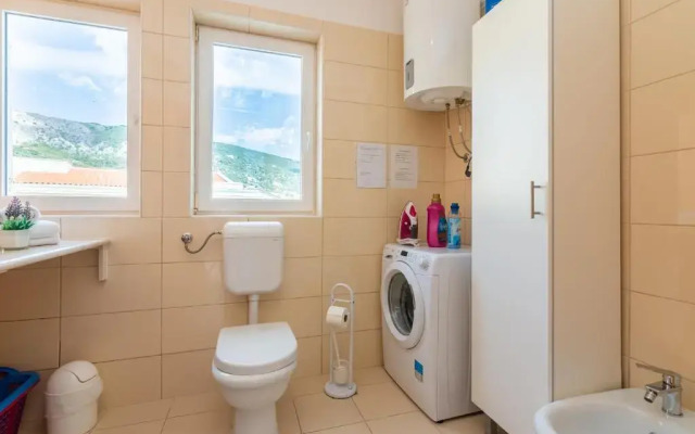 Apartment Lovorka 5