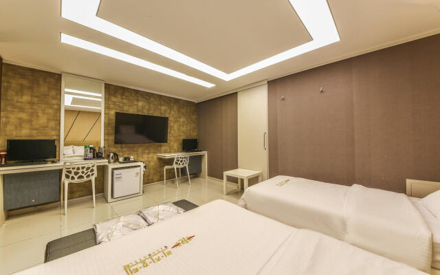 Richi Hotel