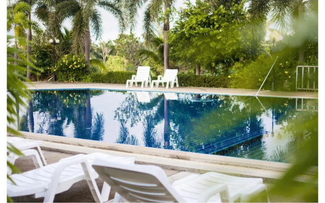 Lanta Gardenhill Resort