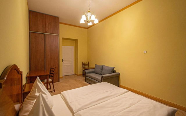 4 Bedrooms 130m2 apartment at the Main City Square