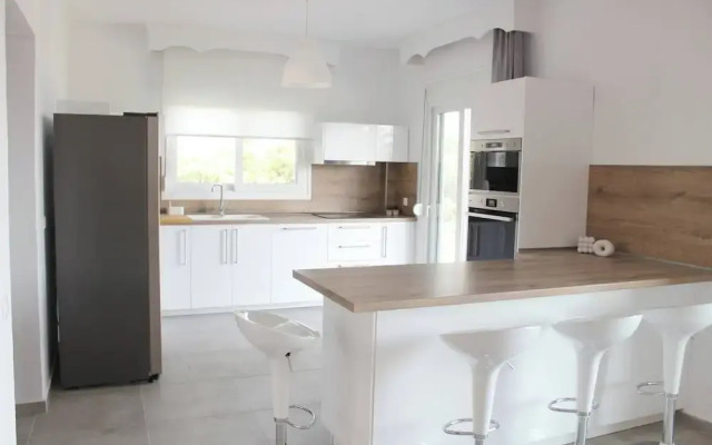 Villa Mare Azul - Luxury Beachfront Retreat in Hanioti, Halkidiki, Greece