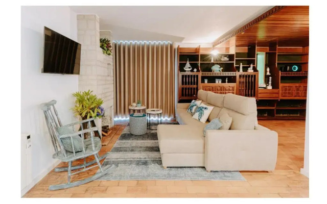 Regina Surf House - Villas with Private Pool