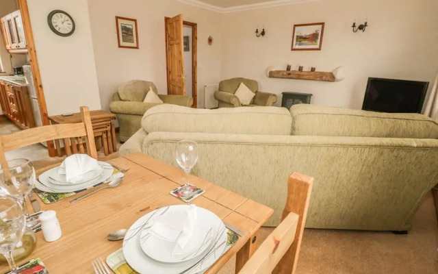 1 Park Nook Close