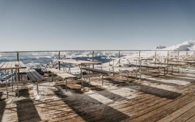 GALAAXY Mountain Hostel