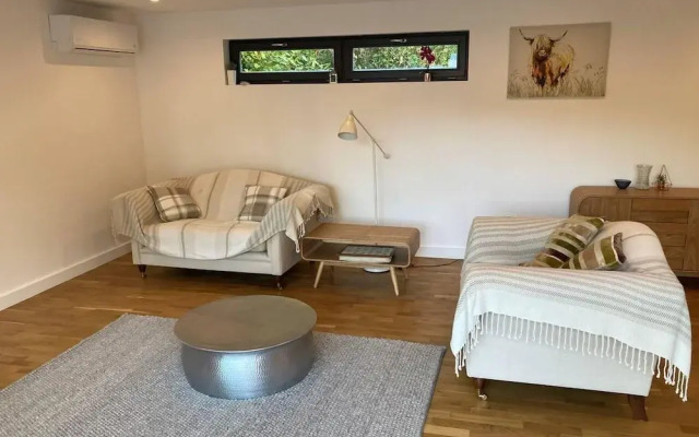 Countryside Annex- Sleeps 2, Free Parking & Garden