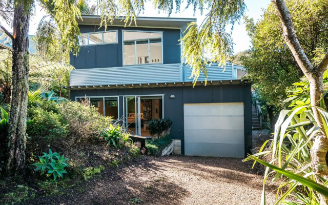 The Fat Pigeon - Omiha Holiday Home