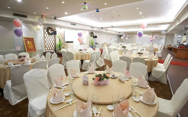 West Lake Resortopia