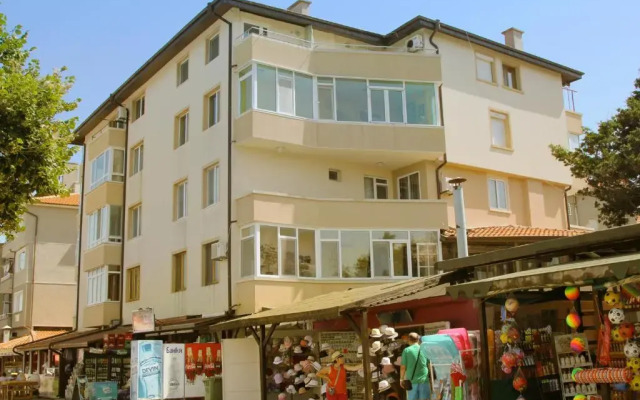 Beach Apartment MELINA