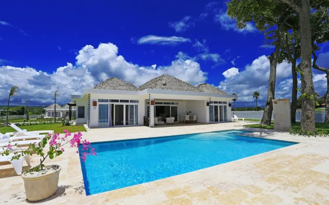 Ocean Front Villa Deluxe 4 Bedroom