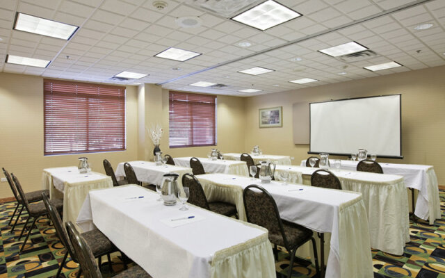 Holiday Inn Express & Suites Prospect Heights