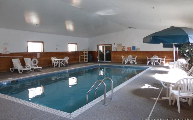 Norwood Inn and Suites - Roseville